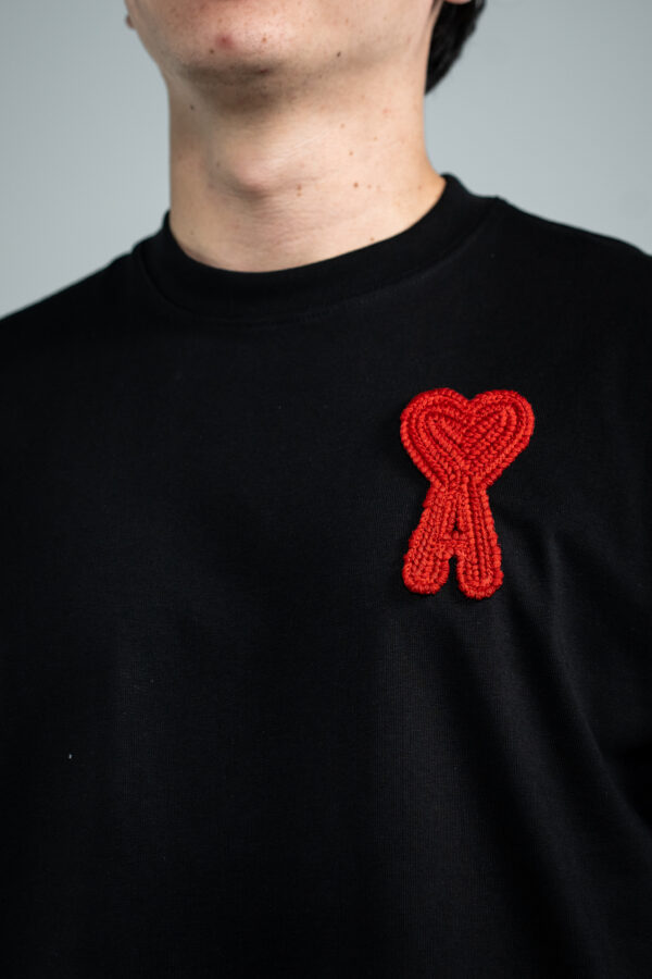 AMI – Embroidered Heart T-Shirt Black tweede afbeelding