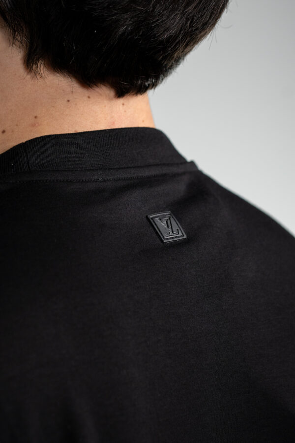 Louis Vuitton – Silk T-Shirt Black tweede afbeelding