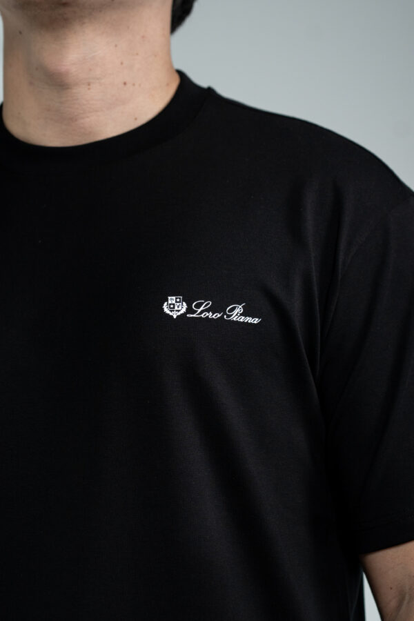 Loro Piana – T-Shirt Black White Logo tweede afbeelding