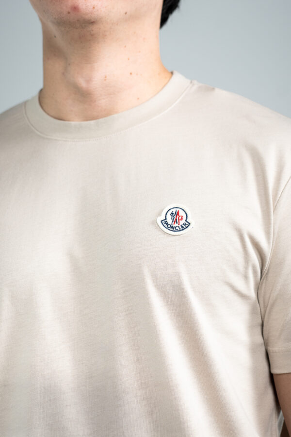 Moncler – Basic T-Shirt Beige tweede afbeelding