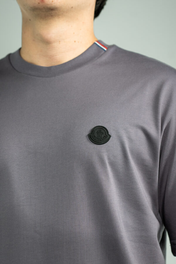 Moncler – Black Logo T-Shirt Smoke Grey tweede afbeelding