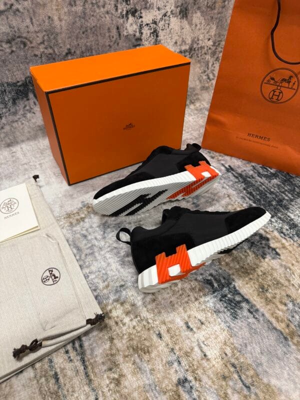 Hermes – Bouncing Sneaker Black Orange tweede afbeelding