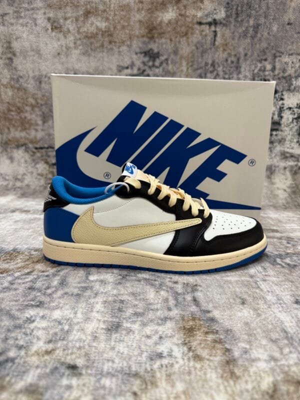 Nike – Travis Scott Blue Black