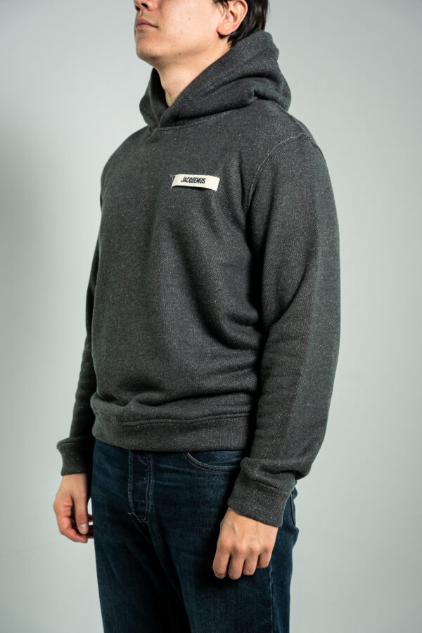 Jacquemus – Hoodie Gros Grain Anthracite tweede afbeelding