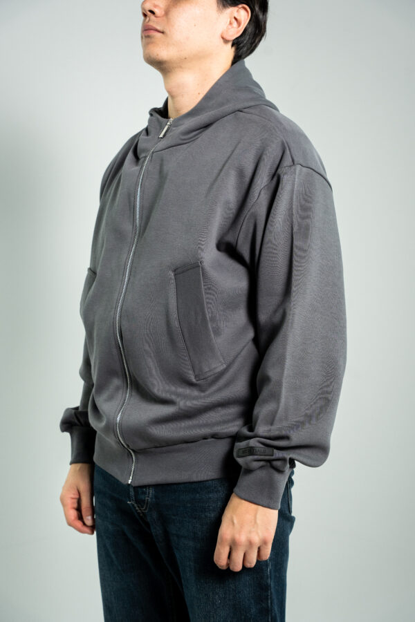 Fear Of God – Essentials Zipped Hoodie Anthracite tweede afbeelding