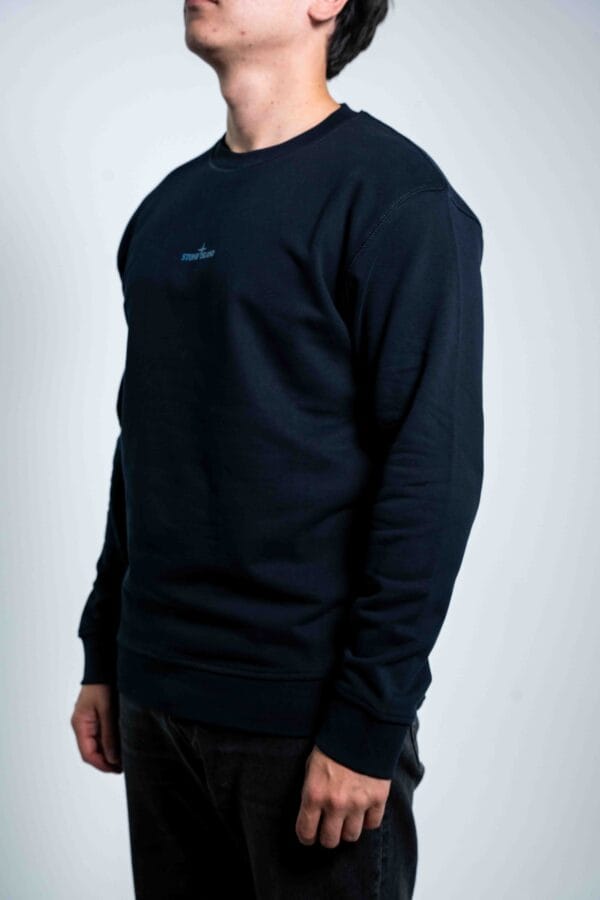 Stone Island – Glow Sweater Navy Blue tweede afbeelding