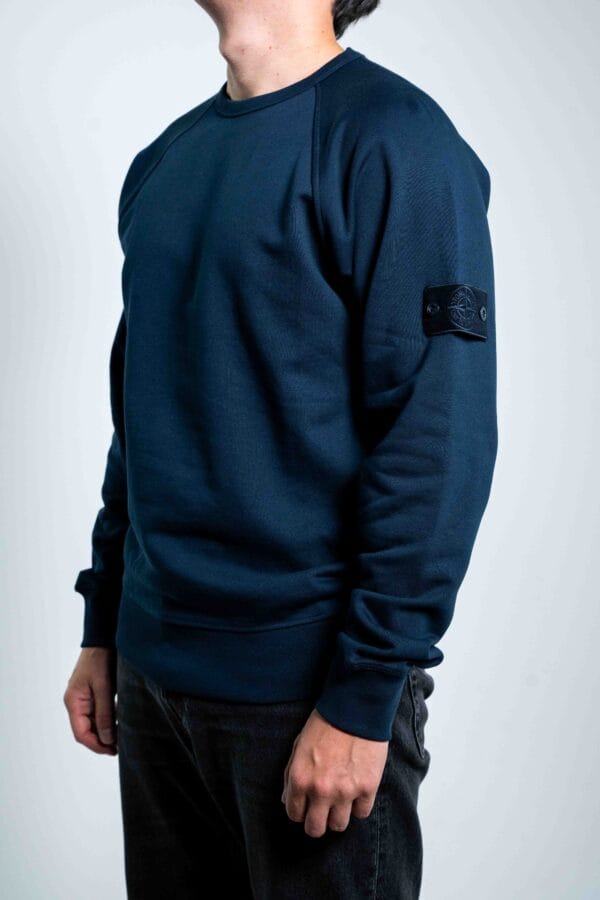 Stone Island – Ghost Sweater Navy Blue tweede afbeelding