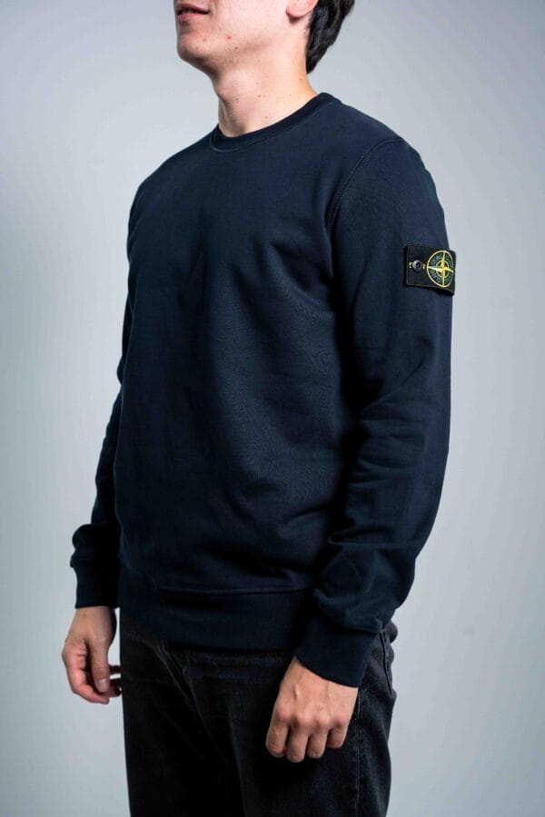 Stone Island – Basic Sweater Navy Blue tweede afbeelding