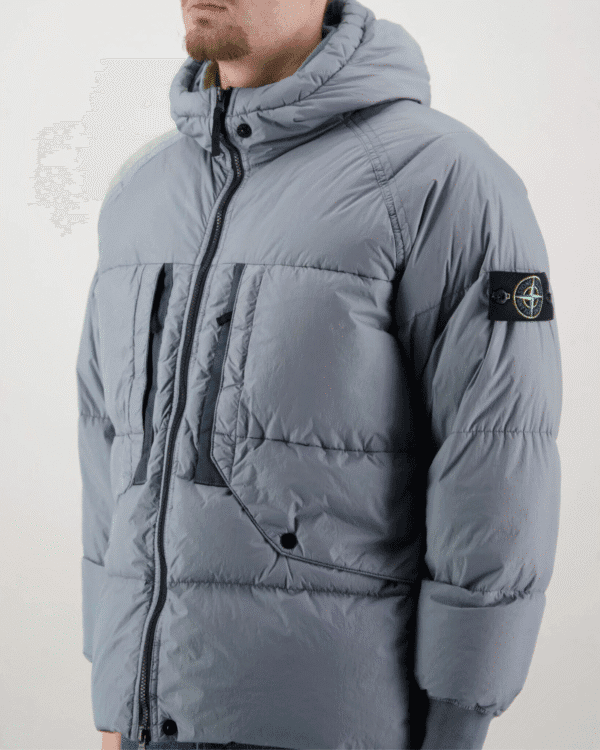 Stone Island – Garment Dyed Crinkle Reps Down Jacket Indigo tweede afbeelding