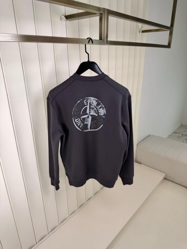 Stone Island – Glow Sweater Smoked tweede afbeelding