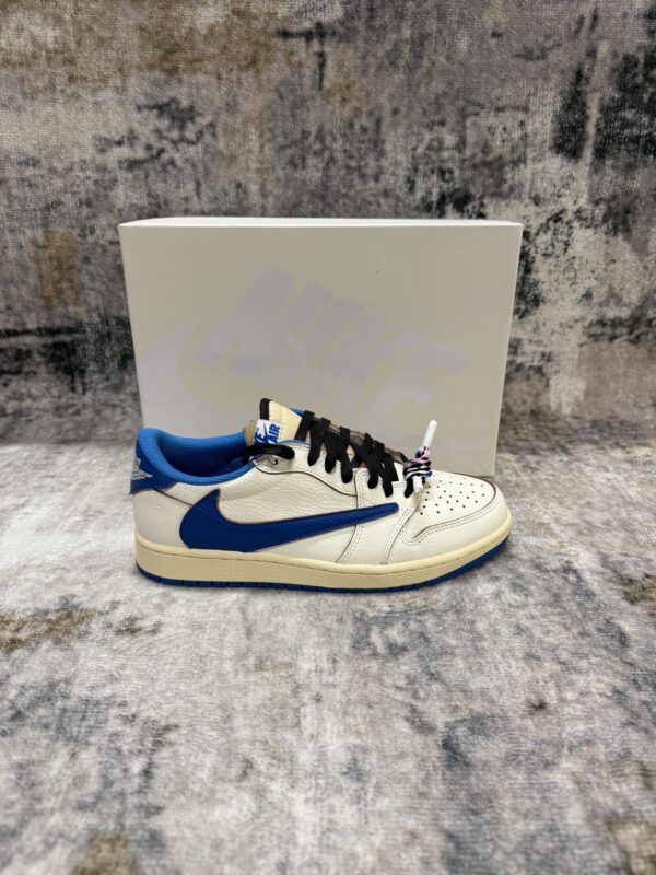 Nike – Travis Scott x Fragment Millitary Blue