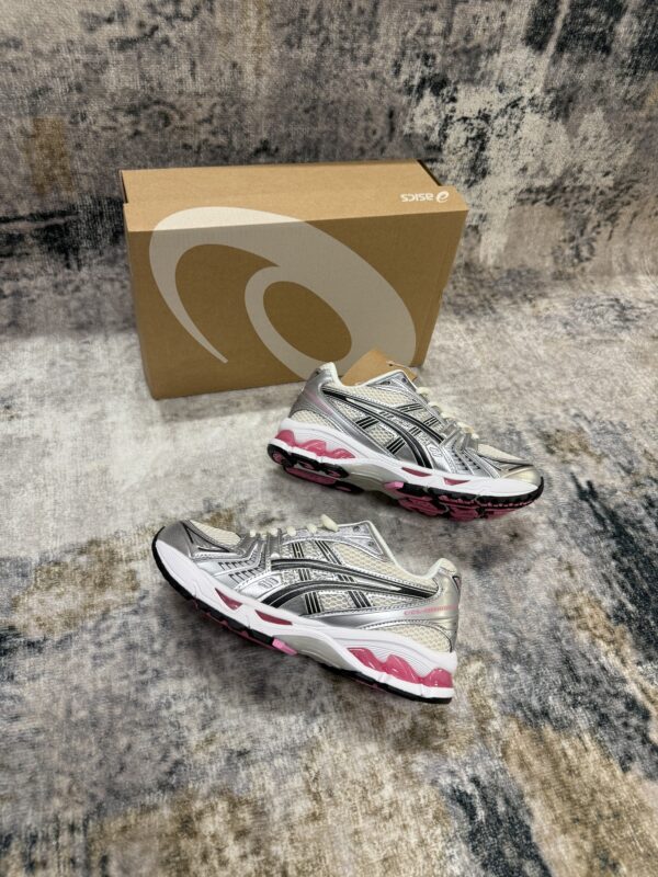 Asics – Gel Kayano 14 Silver Black Pink tweede afbeelding