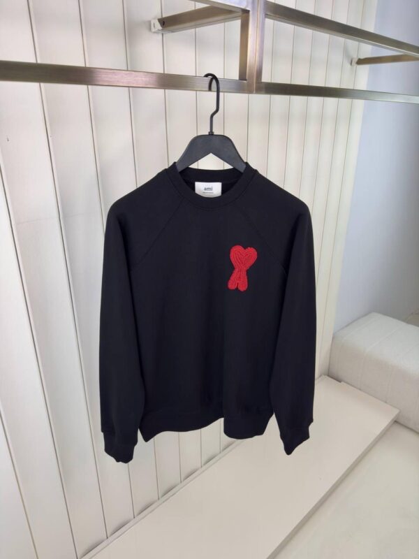 AMI – Heart Sweater Black