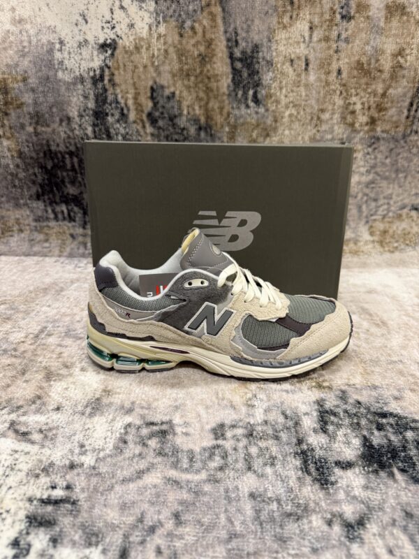 New Balance – m2002rda Beige Grey