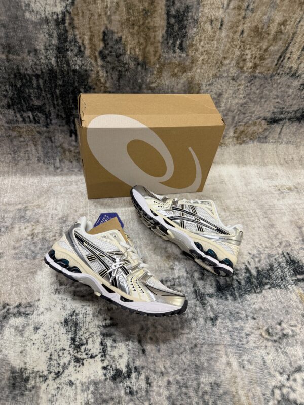 Asics – Gel Kayano 14 White Silver tweede afbeelding
