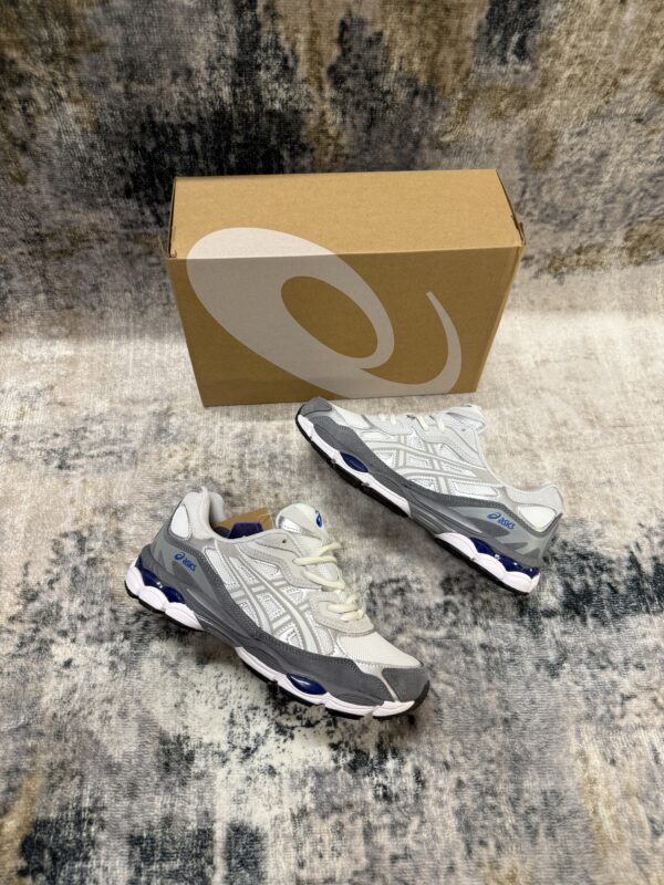 Asics – Gel Nyc Grey White Blue tweede afbeelding