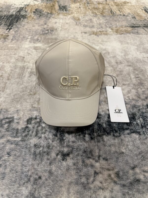 CP Company – Goggle Cap Beige