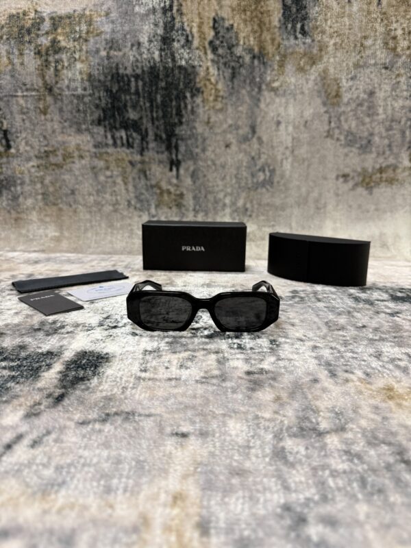 Prada – Sunglasses Black