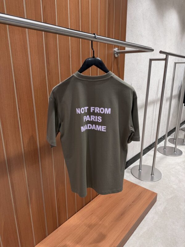 Drôle de Monsieur – Slogan T-shirt Khaki tweede afbeelding