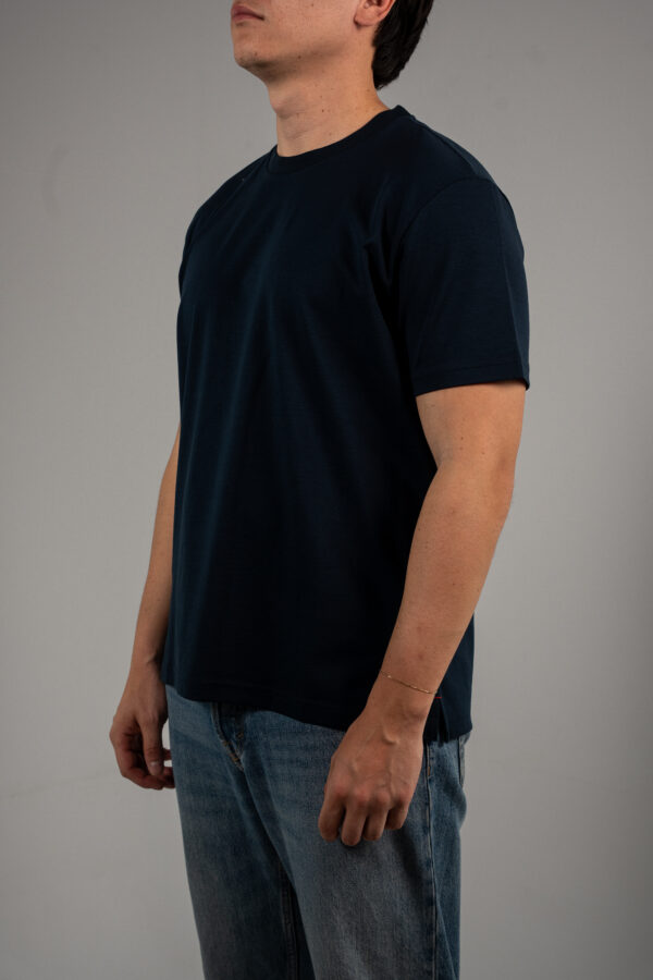 Loro Piana – Back Logo T-shirt Navy Blue tweede afbeelding