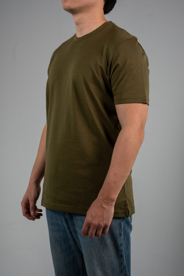 Loro Piana – Back Logo T-shirt Khaki tweede afbeelding