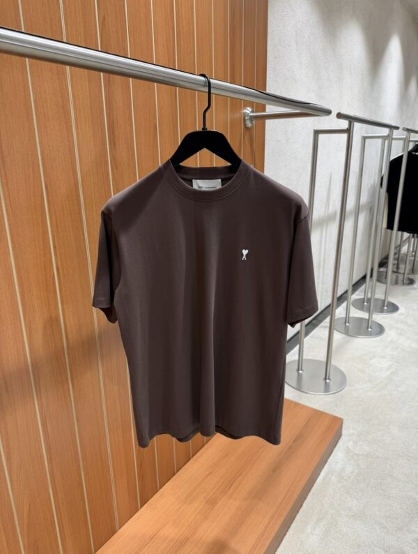 Ami – Heart T-shirt Brown