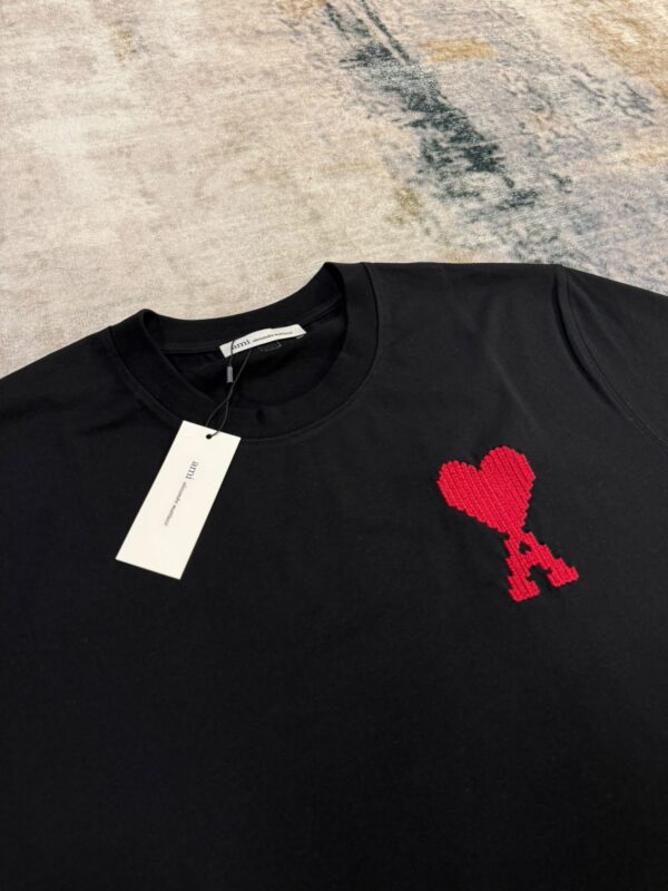 Ami – Heart T-shirt Black tweede afbeelding