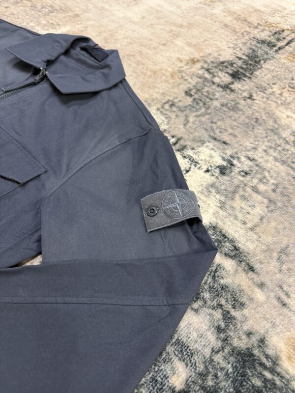 Stone Island – Ghost Overshirt Navy tweede afbeelding