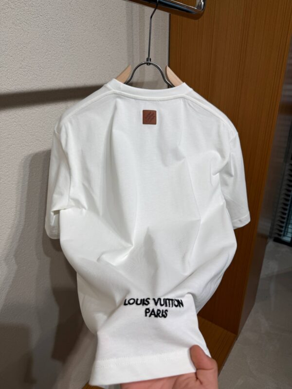 Louis Vuitton – LVM T-shirt White tweede afbeelding