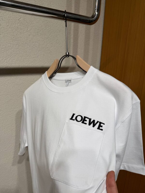Loewe – White T-Shirt Embroidered Black Logo tweede afbeelding
