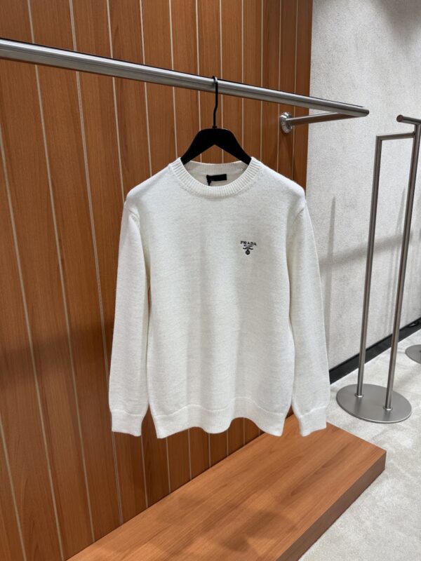 Prada – Knitted Sweater Ecru
