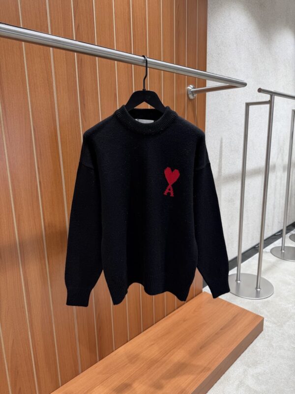 AMI – Heart Knitted Sweater Black Red