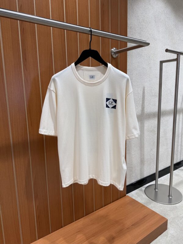 CP Company – Logo T-shirt Cream