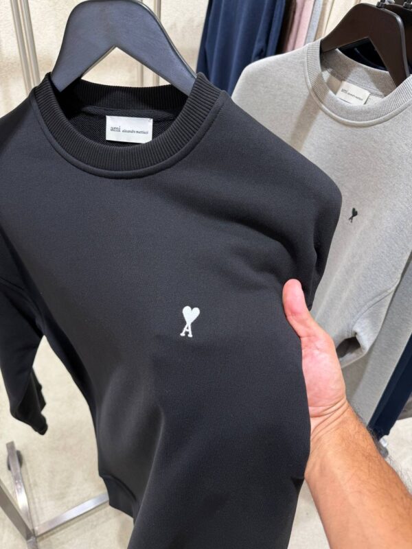 Ami – Sweater Black White Logo tweede afbeelding