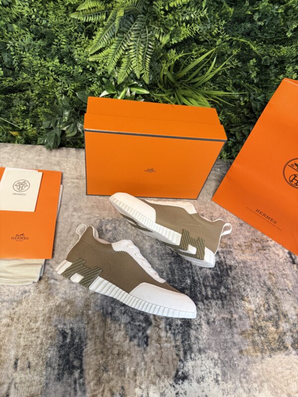 Hermes – Bouncing Sneaker Taupe White tweede afbeelding