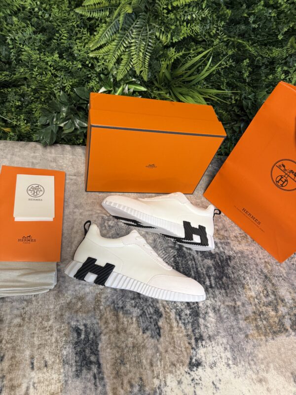 Hermes – Bouncing Sneaker White Black H tweede afbeelding