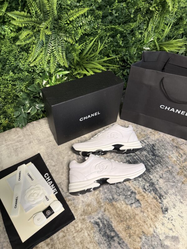 Chanel – Running Sneakers White tweede afbeelding